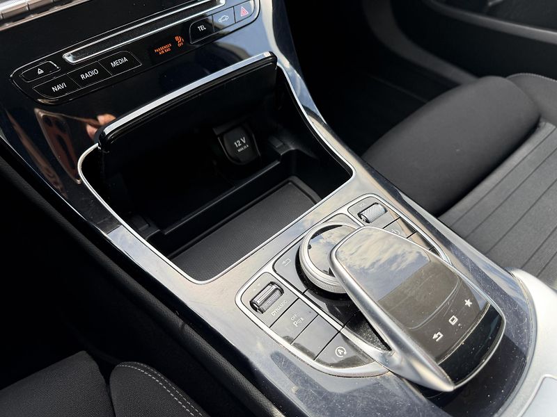 Mercedes-Benz Třídy C 180 CGI AUTOMAT LED NAVIGACE - fotka 27 z 38