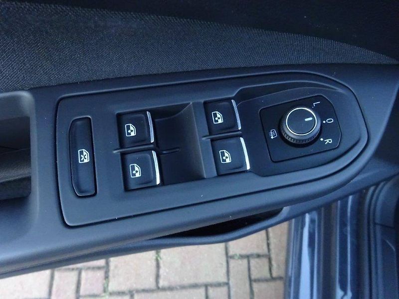 Volkswagen Golf Variant (2022) 1,5TSi/ 96kW Life - fotka 7 z 26