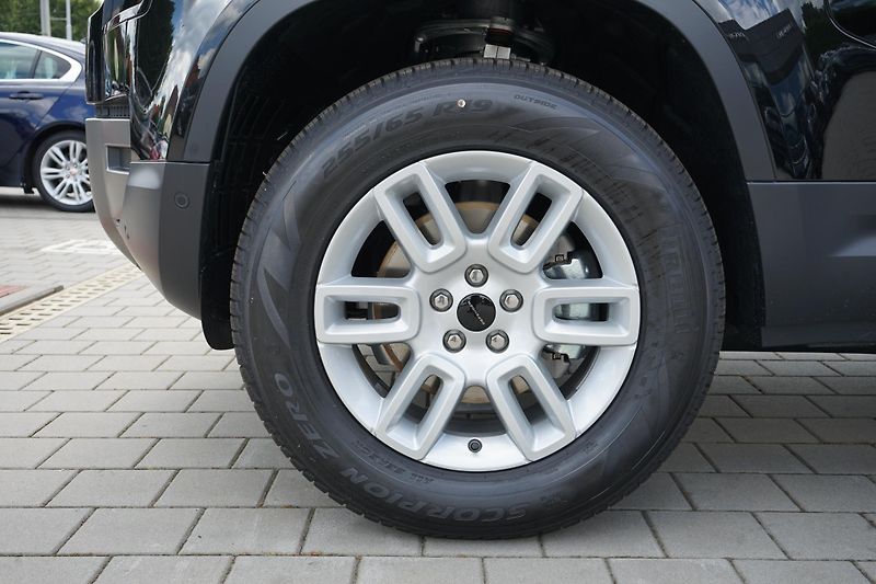 Land Rover Defender (2026) 110 3,0 S D200 - fotka 2 z 35