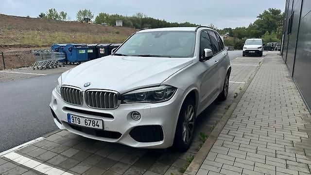 BMW X5 (2016) BMW X5 XDRIVE 40 D M packet  - fotka 3 z 10