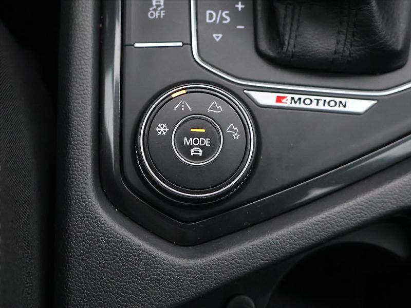 Volkswagen Tiguan 2,0 140KW DSG 4Motion - fotka 20 z 29