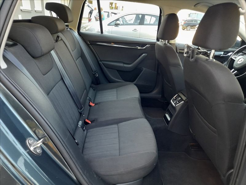 Škoda Octavia 1,6 TDi Style - fotka 17 z 19
