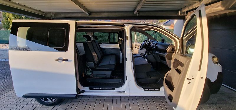 Peugeot Expert (2018) Expert traveller L2 1.6 BlueHD - fotka 10 z 18