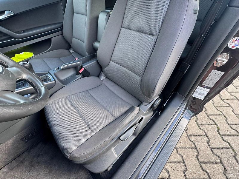 Audi A3 (2011) 2,0 TDI 103 KW 2. MAJ 2X KOLA - fotka 21 z 49