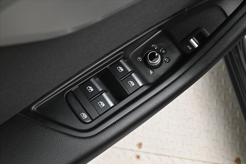 Audi A4 2,0 TDI 120kW DSG Avant Záruka - fotka 25 z 31