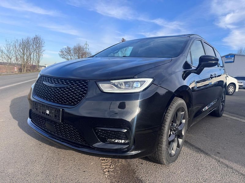 Chrysler Pacifica (2021) 3,6 4x4 AWD DVD RADAR 2021 - fotka 7 z 20