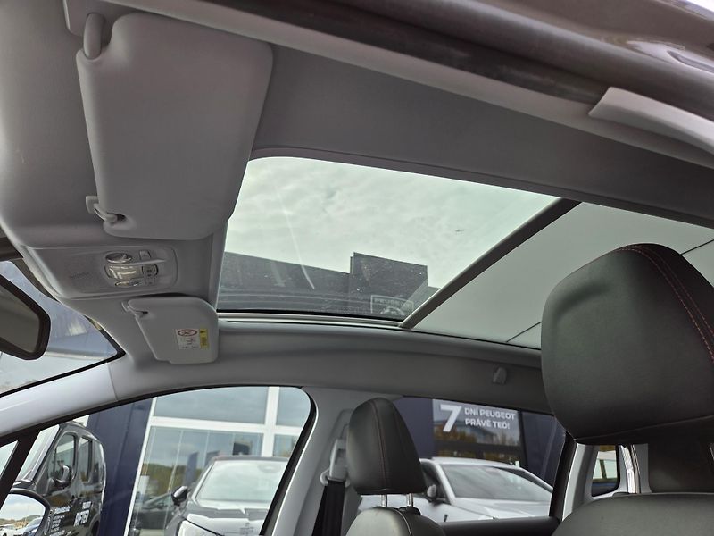 Peugeot 2008 (2019) 1.2 PT 130 GT line MAN 6 - fotka 26 z 30