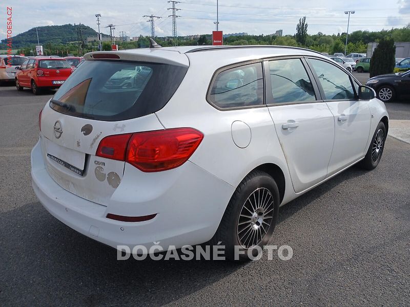 Opel Astra (2015) 1.6 CDTi, ČR, autoAC, temp - fotka 2 z 3