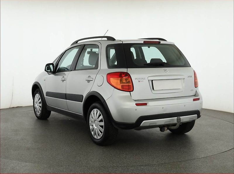 Suzuki SX4 (2015) 1.6 VVT, 4X4, ČR,1.maj - fotka 4 z 15