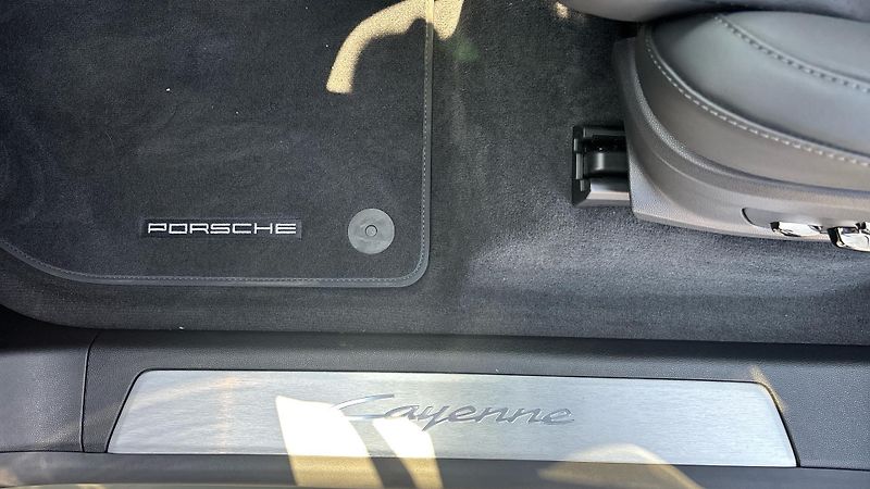 Porsche Cayenne Electric - fotka 18 z 24