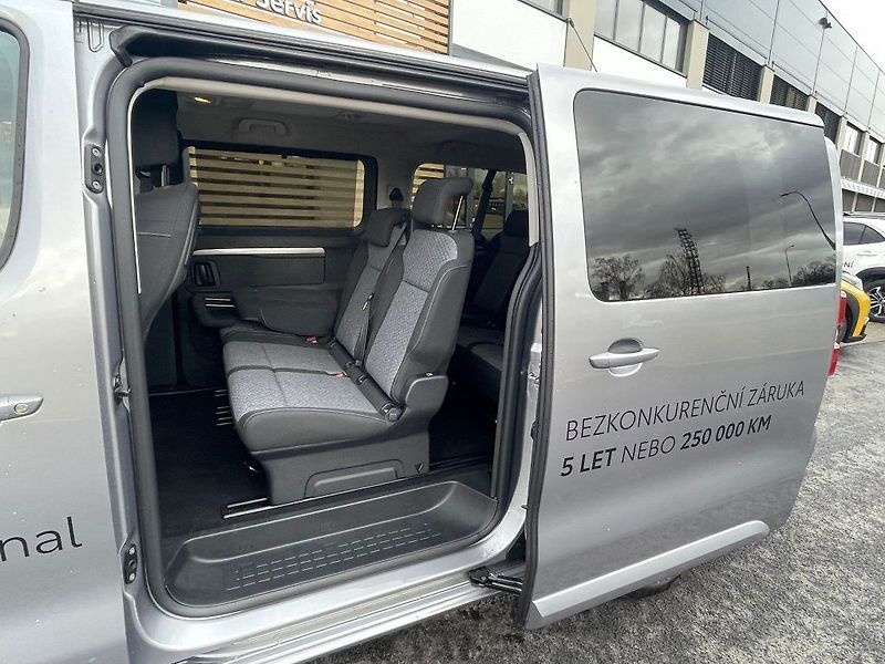 Toyota ProAce Verso EV L2 136HP 75 KWh Family 8S - fotka 22 z 28