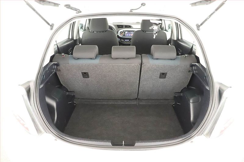 Toyota Yaris (2012) 1.5 Hybrid, Automat, Tempomat - fotka 13 z 14