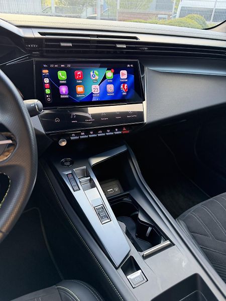 Peugeot 308 (2023) e-GT HYBRID 225  - fotka 20 z 29