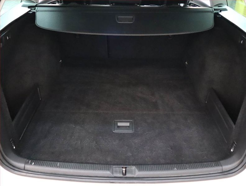 Volkswagen Passat (2013) 1.6 TDI, Serv.kniha, Tempomat - fotka 14 z 20