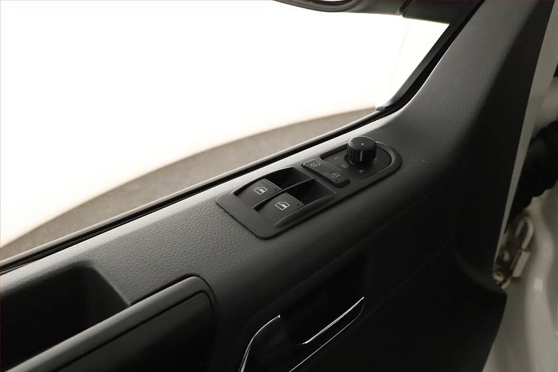 Volkswagen Multivan (2011) 2.0 TDI, 1Maj - fotka 13 z 13