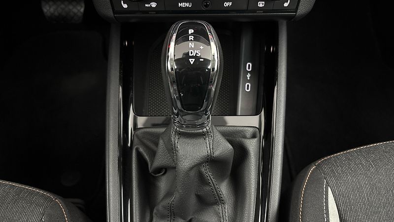 Škoda Scala 1.0 TSI DSG Style - fotka 22 z 24