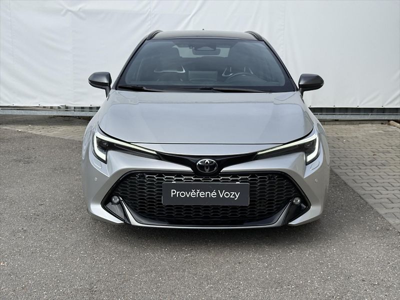 Toyota Corolla 2,0 GR sport - fotka 2 z 21
