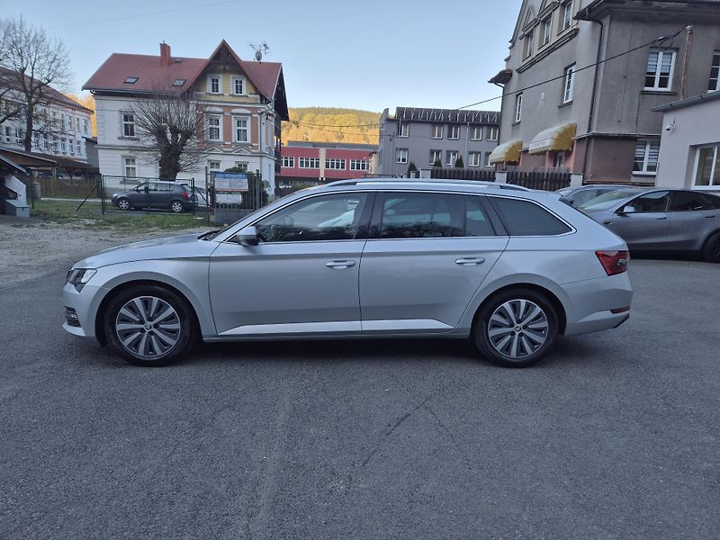 Škoda Superb Combi 2,0TDi 147kw DSG 17ALU - fotka 6 z 41