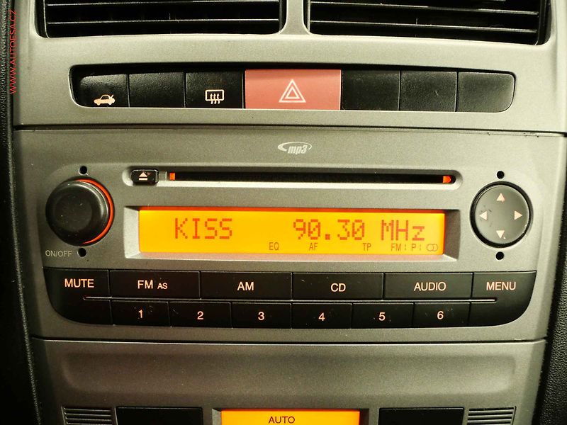 Fiat Linea (2011) 1.4i, ČR, Klima - fotka 17 z 20