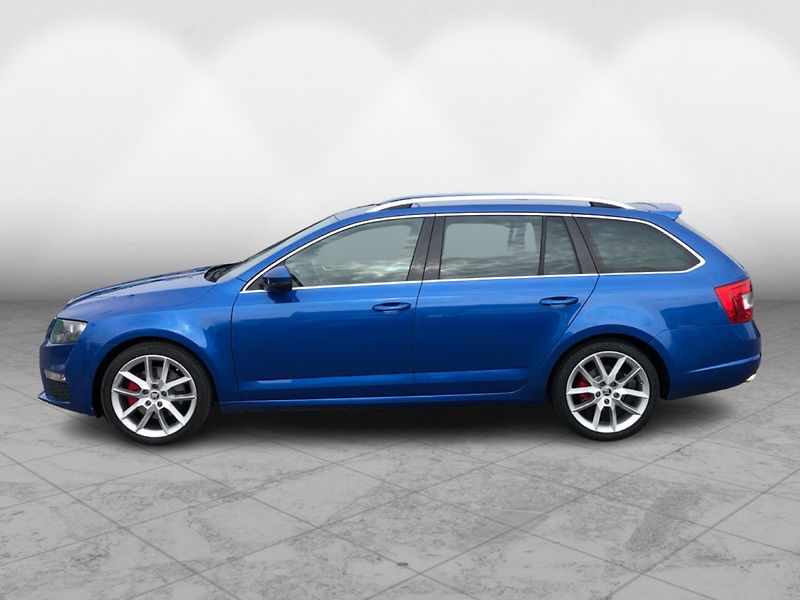 Škoda Octavia Combi 2,0 TDI RS - fotka 3 z 30