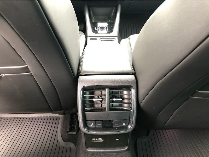 Škoda Octavia Combi 2.0 TDI STYLE  DSG 7° - fotka 24 z 29