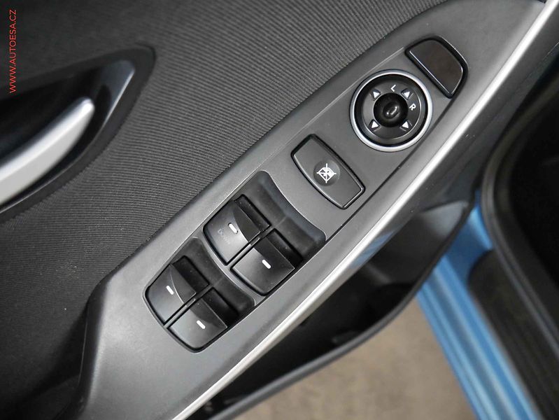 Hyundai i30 (2013) 1.6i, ČR, AC, výhřev sed - fotka 18 z 18