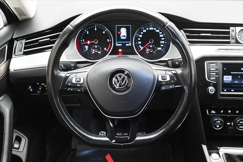 Volkswagen Passat 2,0 TDI 110 kW Highline Záruka - fotka 18 z 30