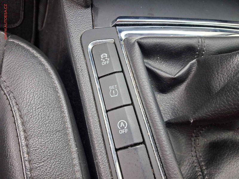Škoda Superb (2014) 2.0TDI 4x4, ČR, Elegance - fotka 20 z 21