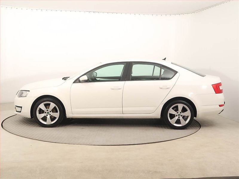 Škoda Octavia (2013) Elegance 1.6 TDI, Navi - fotka 3 z 15