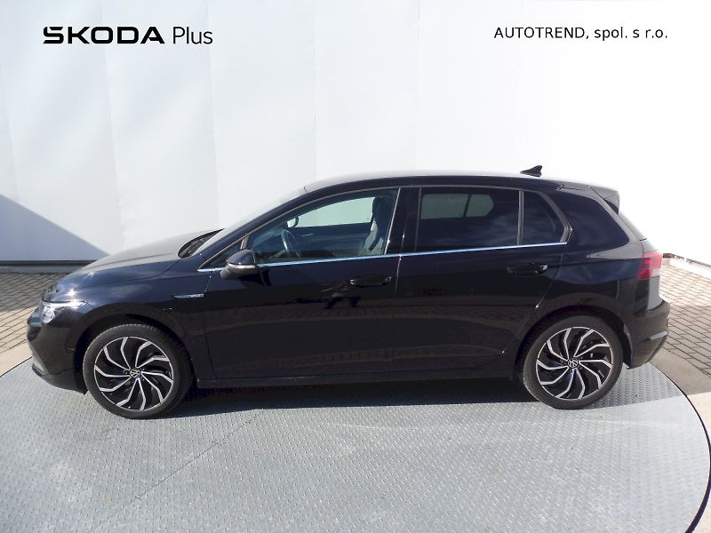 Volkswagen Golf (2024) Style 1,5 TSI 96kW - fotka 3 z 26