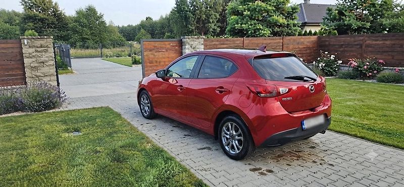 Mazda 2 1.5 66 KW výbava - fotka 10 z 16