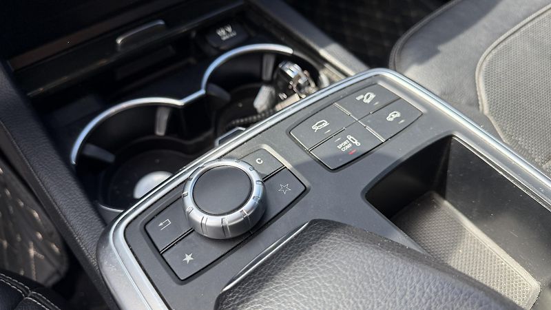 Mercedes-Benz Třídy M (2015) 350 CDI AMG PAKET  - fotka 17 z 27