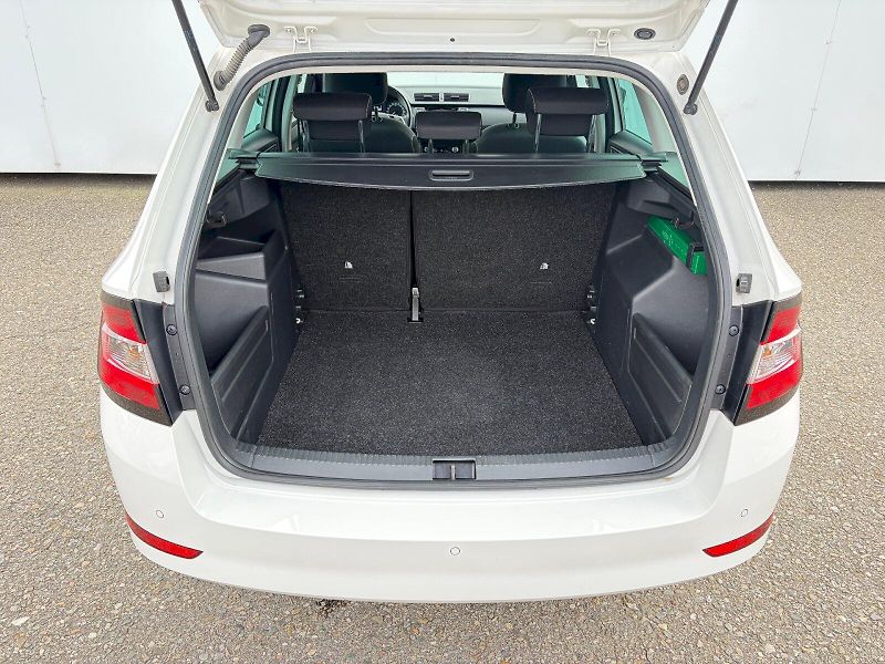 Škoda Fabia (2023) Combi 1.0 TSI / 70kW / AMBITIO - fotka 12 z 31
