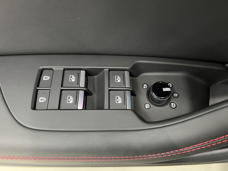 Audi A6 50TDI QUATTRO S-LINE, BLACK - fotka 25 z 30