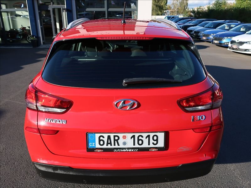 Hyundai i30 1,0 T-GDi,88kW,NovéČR,Serv.kn. - fotka 8 z 28