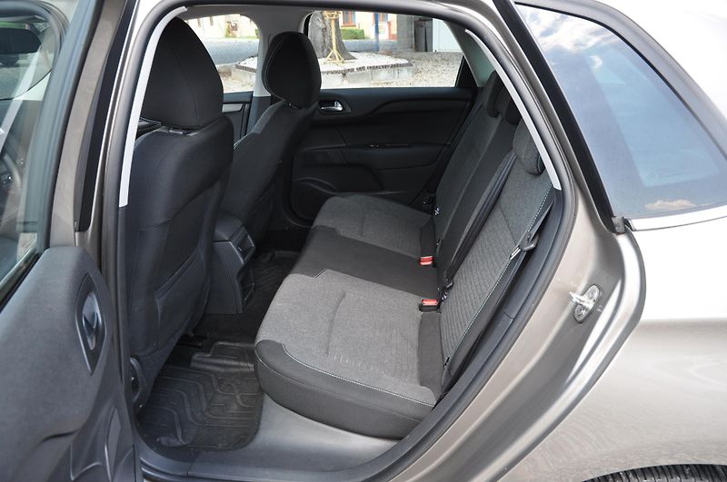 Citroën C4 1.2i 81kW - fotka 7 z 16