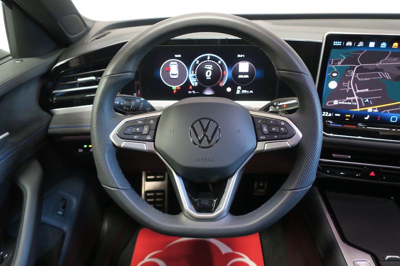 Volkswagen Passat (2024) R-Line 2,0TDI 142kW 4M Nez.Top - fotka 14 z 50