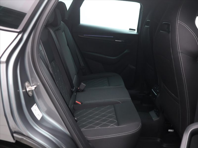 Škoda Karoq 1.5 TSI 110kW Sportline DSG CZ - fotka 12 z 28