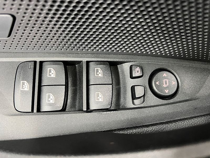 BMW Řada 4 420d xDrive,M-PAKET,INDIVIDUAL - fotka 26 z 30