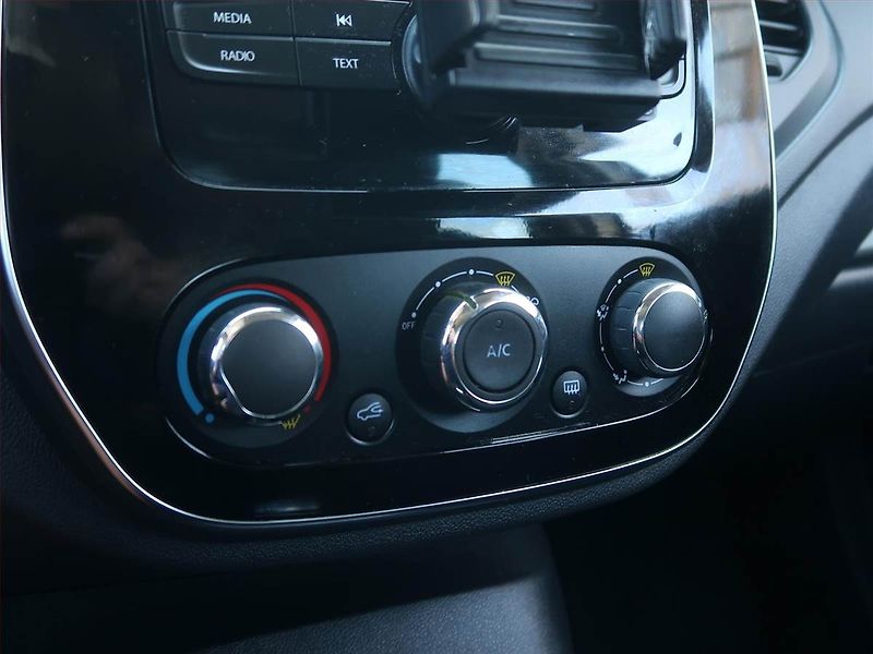Renault Captur (2018) 0.9 TCe, Tempomat - fotka 13 z 15