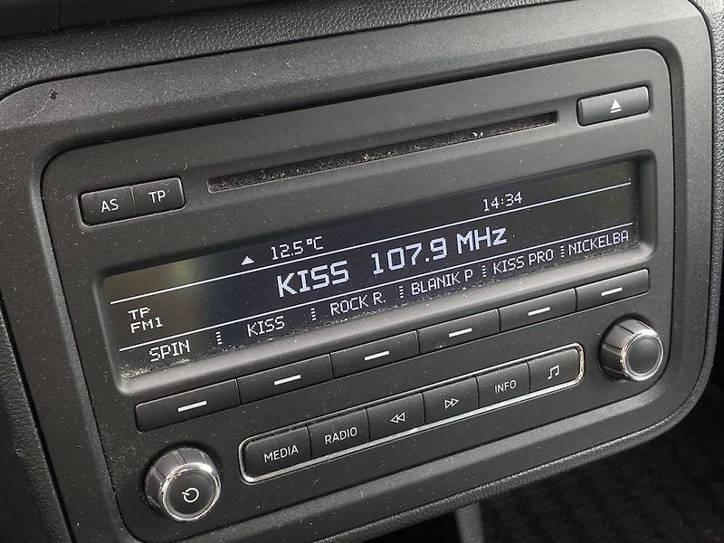 Škoda Fabia 1.2TSi, ČR, manual, 2x kola - fotka 13 z 15
