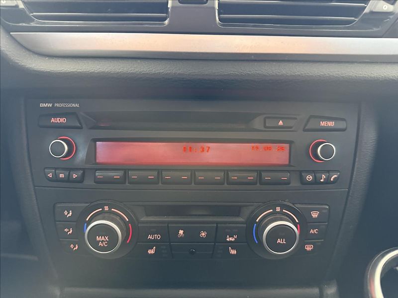 BMW X1 2,0   18d,105kW,TAŽNÉ - fotka 15 z 22