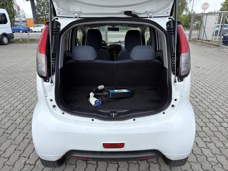 Peugeot iOn 49 kW servisní knížka - fotka 9 z 16