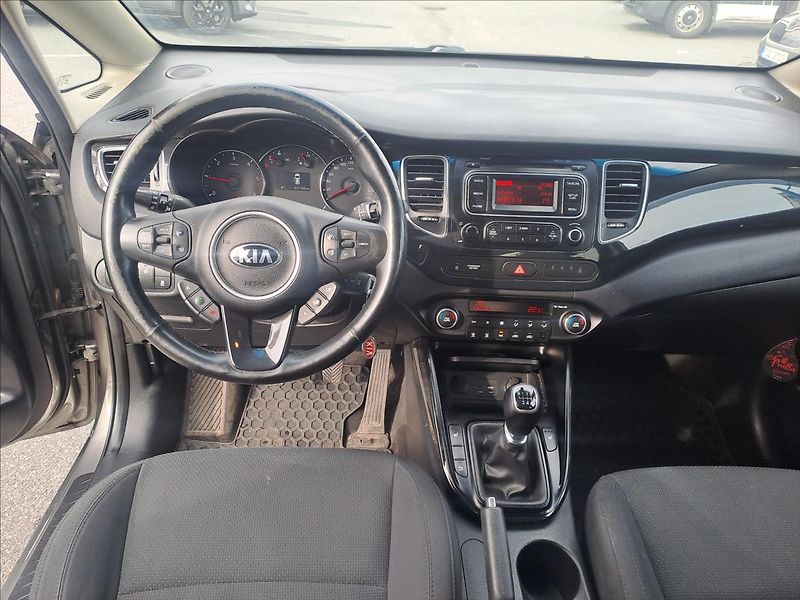 Kia Carens 1,7 CRDi SERVISKA,KOUPENO V CZ - fotka 9 z 16