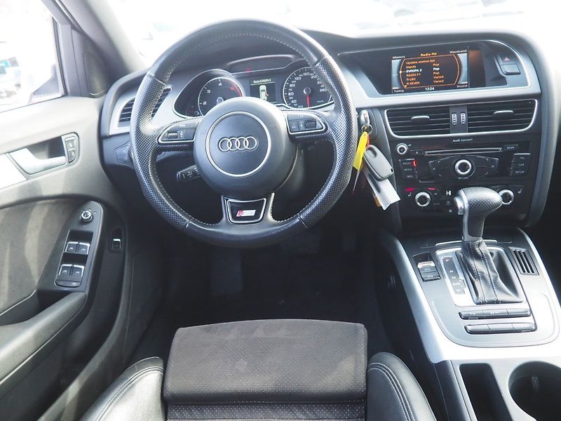 Audi A4 (2013) 2.0 TDI, 4x4, AT, S-Line - fotka 17 z 39