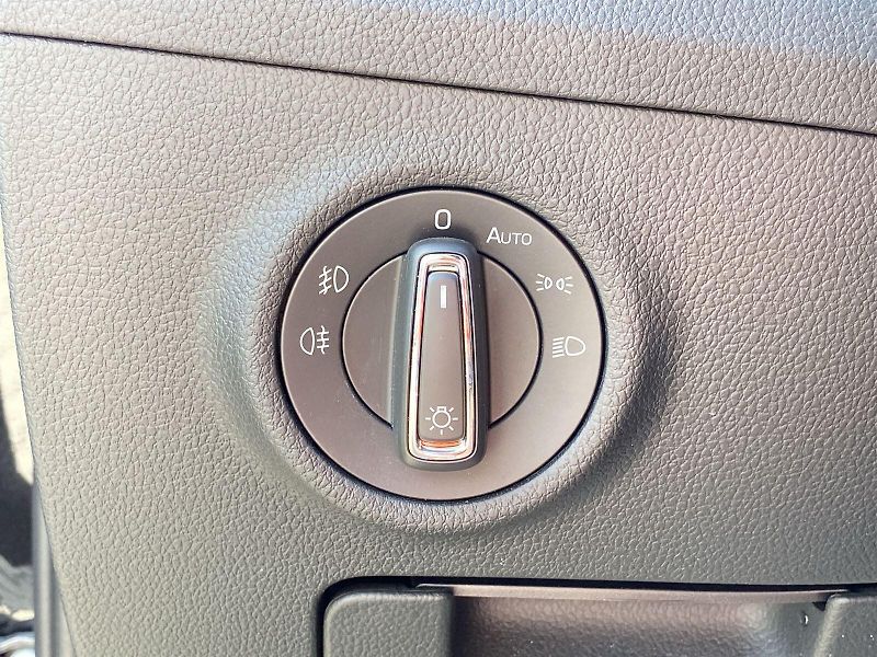Škoda Superb (2022) Combi 2.0 TDI DSG Sportline - fotka 22 z 35
