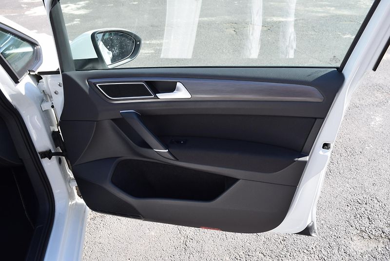Volkswagen Golf Sportsvan (2018) 1.5TSI 96kw EVO 130 TAŽNÉ APP  - fotka 37 z 44