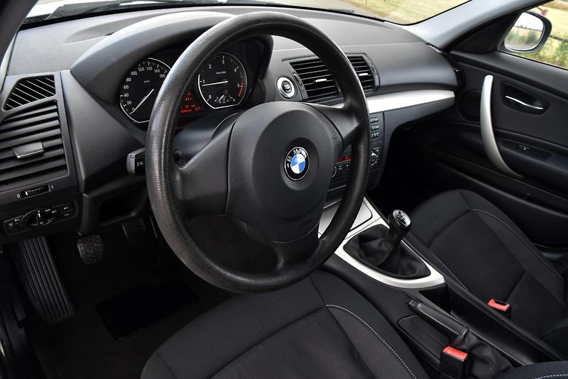 BMW Řada 1 120d 6st 130 kW, KLIMA, ALU - fotka 8 z 33