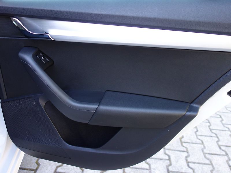 Škoda Octavia (2019) 2.0TDI 110kW DSG -VÝBAVA-DPH! - fotka 40 z 47