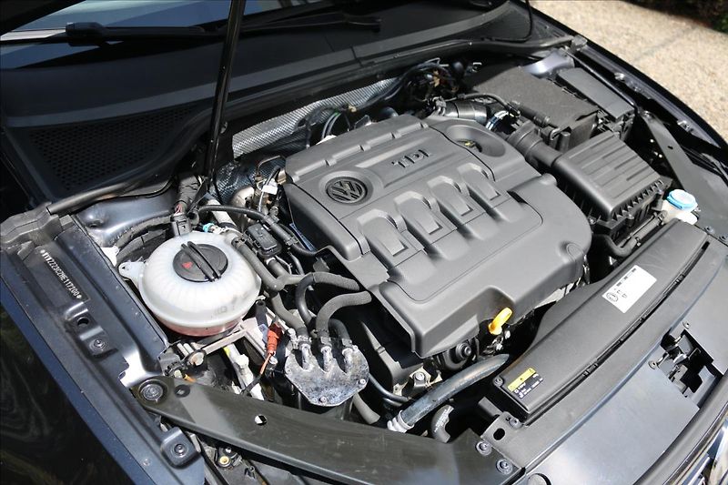 Volkswagen Passat 2,0 TDi,DSG, 4x4 ALLTRACK - fotka 45 z 46